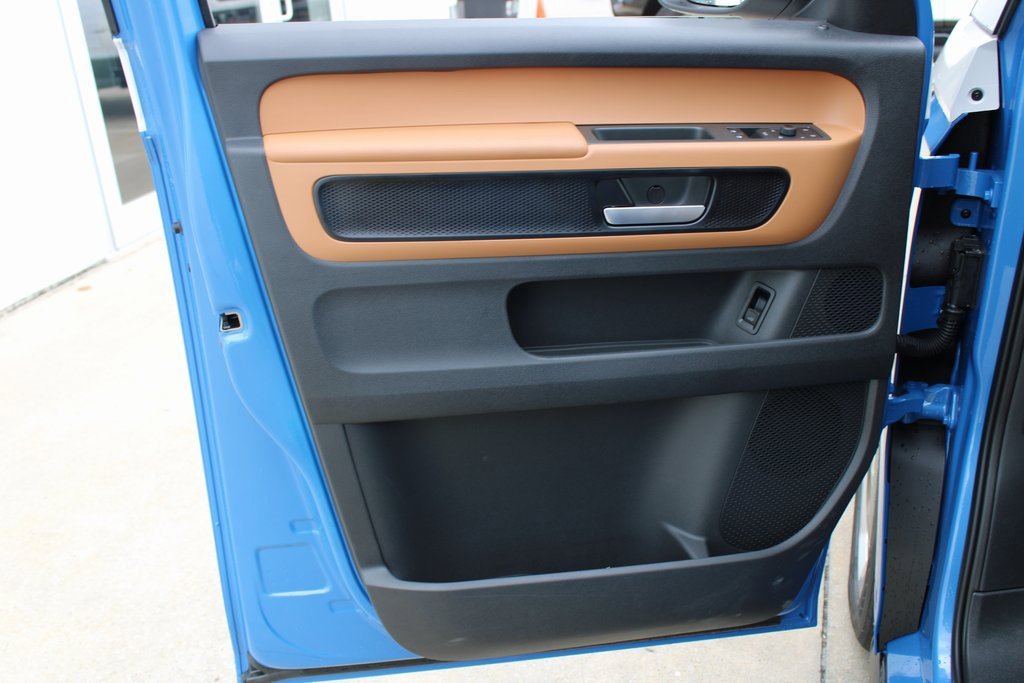 New 2025 Volkswagen ID. Buzz Pro S image 9