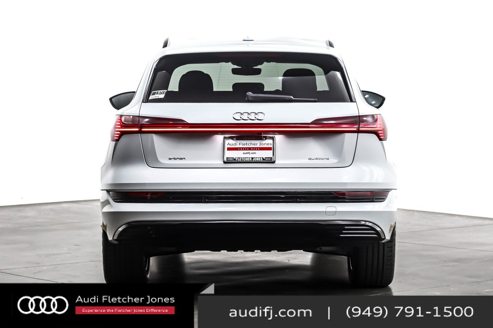 Used 2022 Audi e-tron Premium w/ Convenience Plus Package image 4