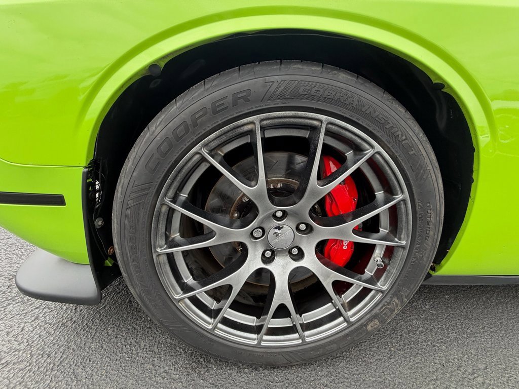 Used 2015 Dodge Challenger SRT w/ Technology Group image 10