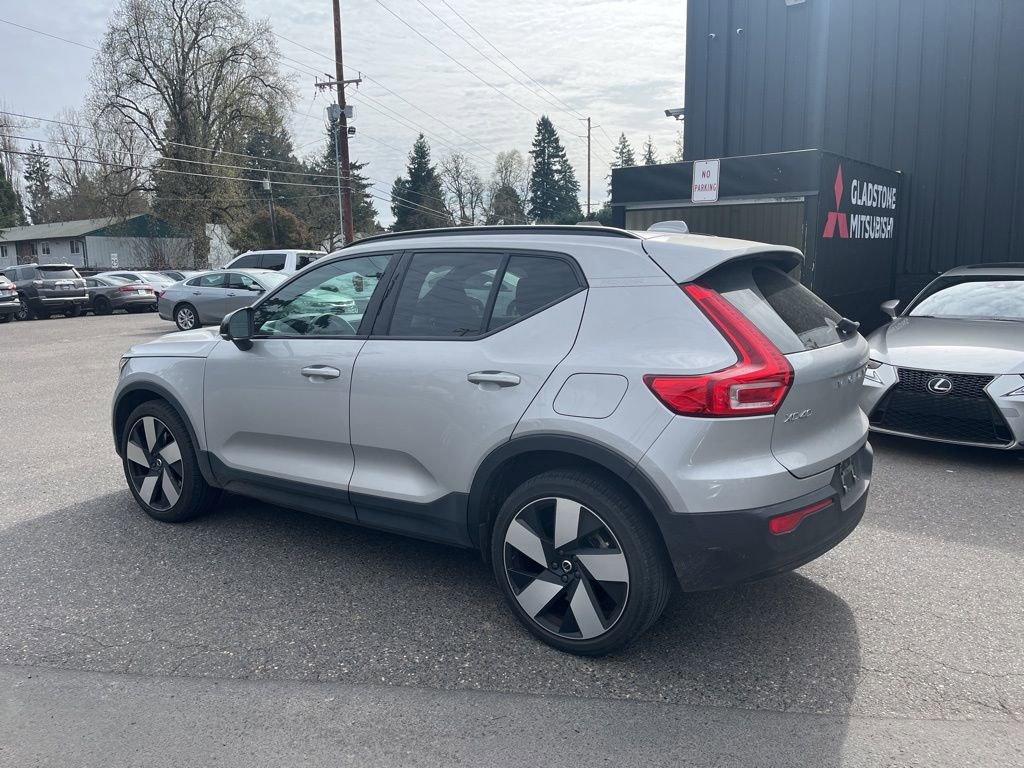 Used 2023 Volvo XC40 Recharge Ultimate image 5