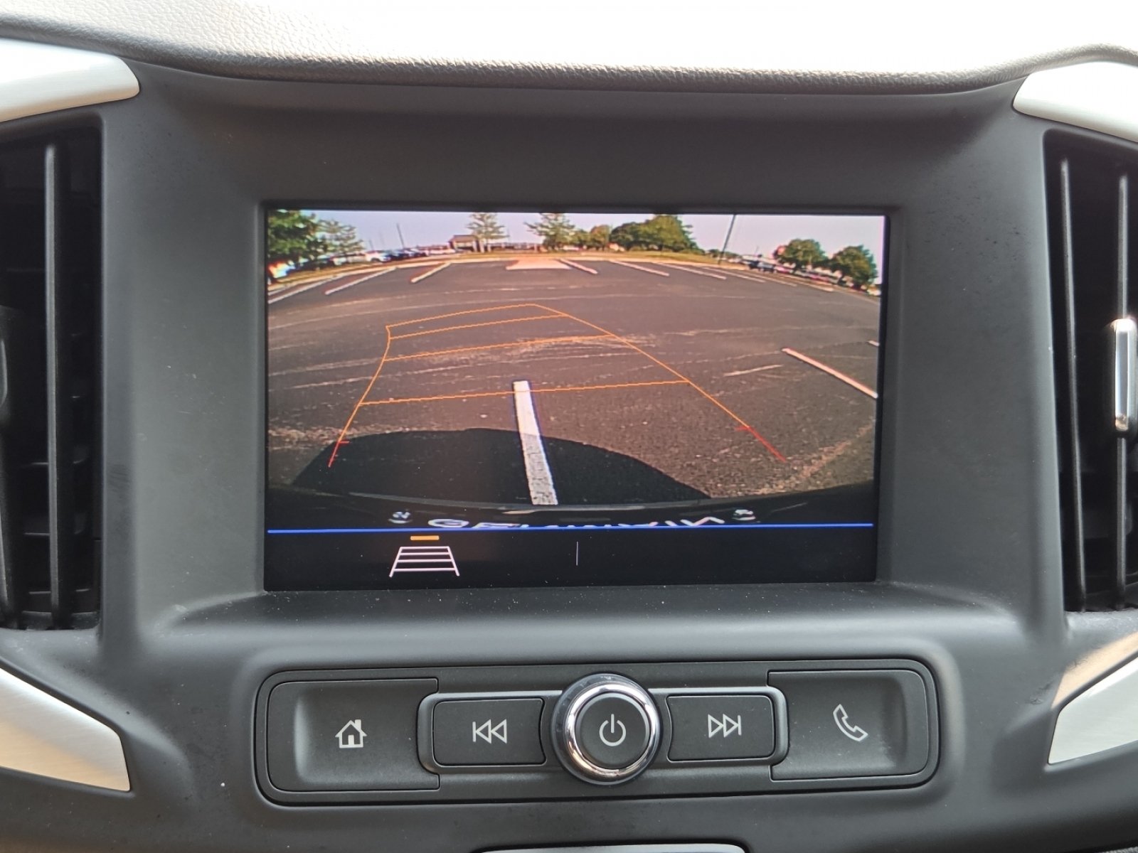Used 2020 GMC Terrain SLE w/ Driver Convenience Package FWD image 8