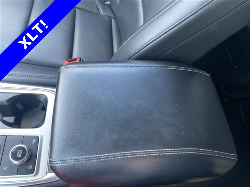 Used 2024 Ford Explorer XLT w/ Equipment Group 202A image 33