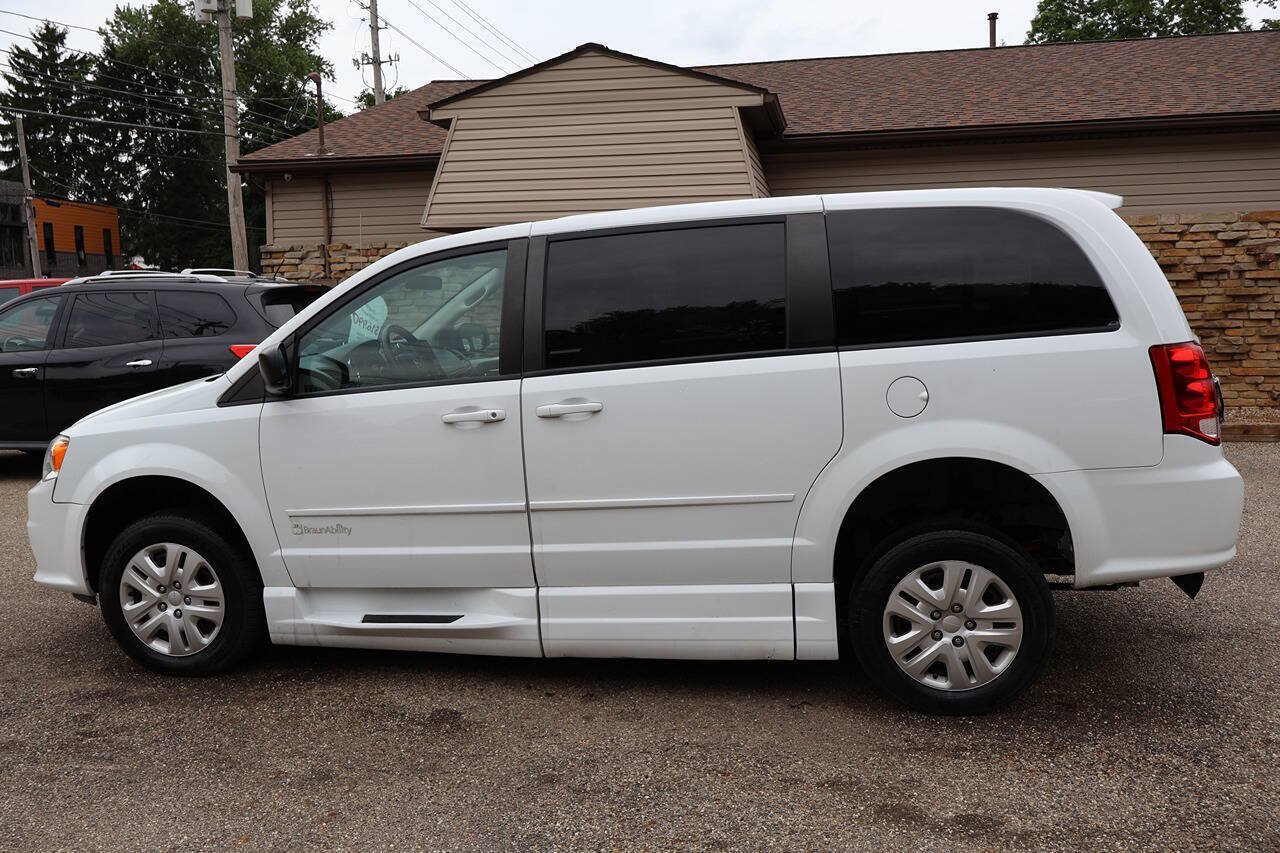 Used 2017 Dodge Grand Caravan SE w/ Power Window Group FWD image 11