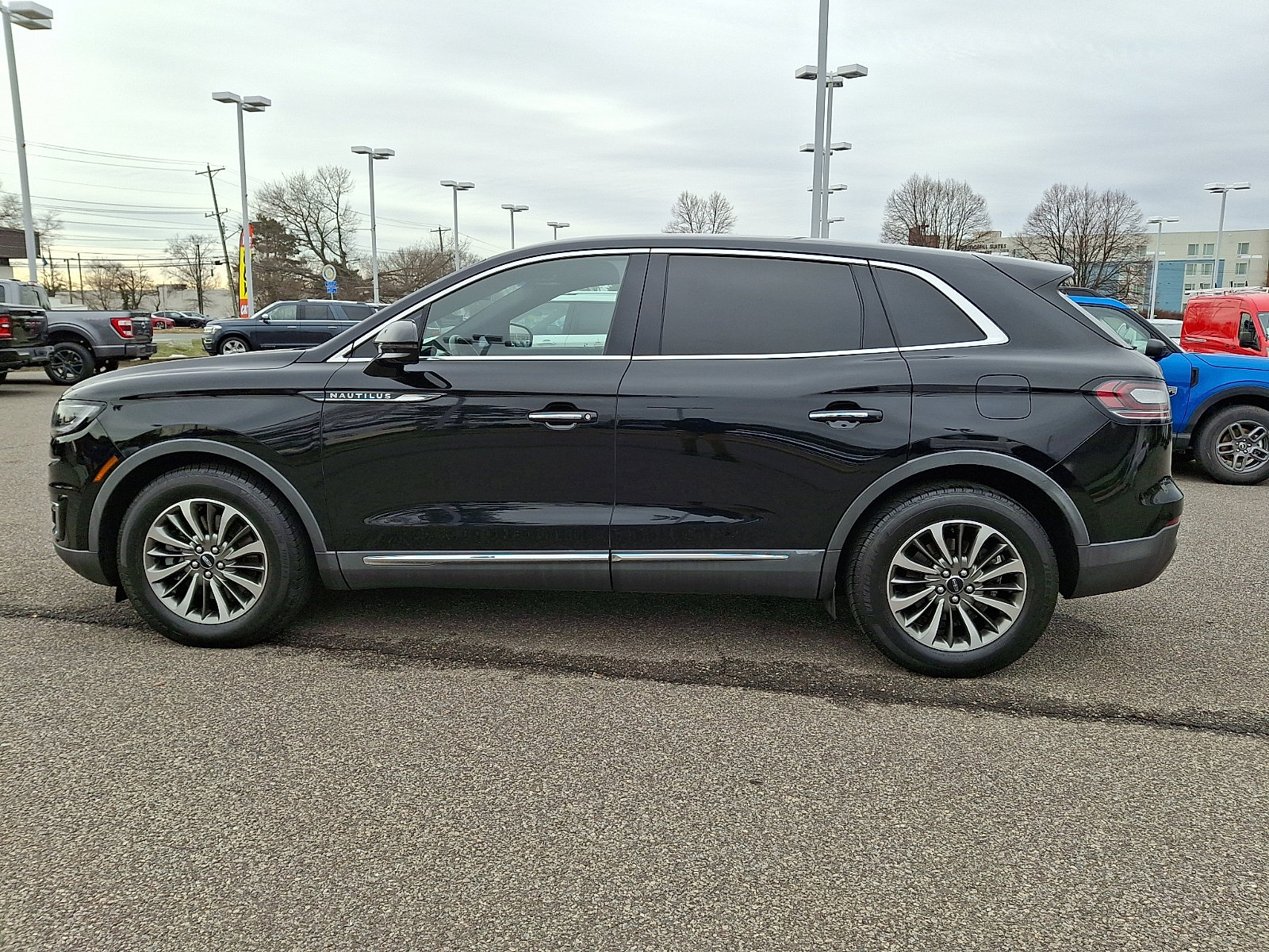 Used 2020 Lincoln Nautilus Reserve image 6