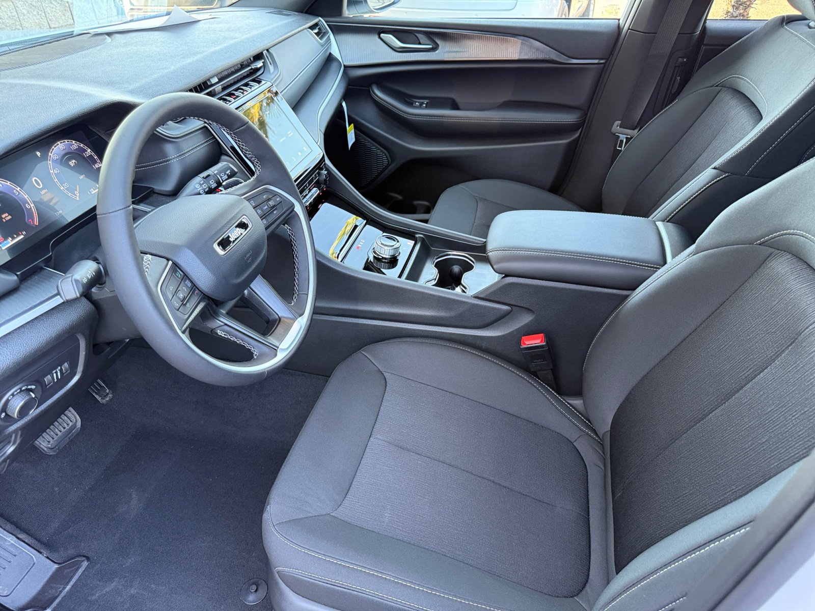 New 2025 Jeep Grand Cherokee L Laredo w/ Luxury Tech Group I image 19