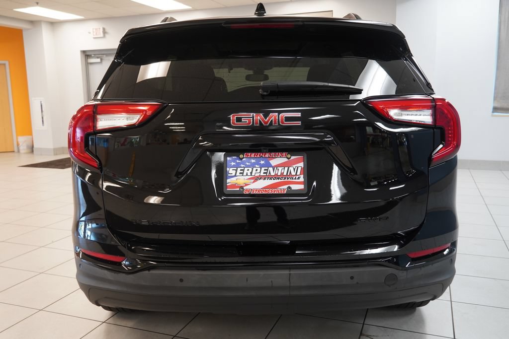 Used 2023 GMC Terrain SLE w/ Driver Convenience Package AWD/4WD image 11