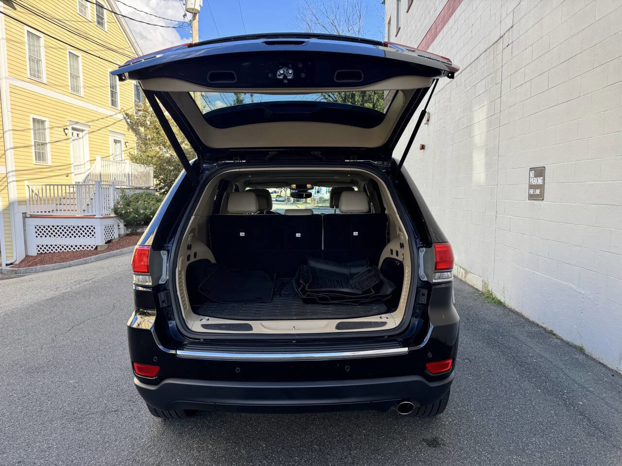 Used 2018 Jeep Grand Cherokee Limited image 10