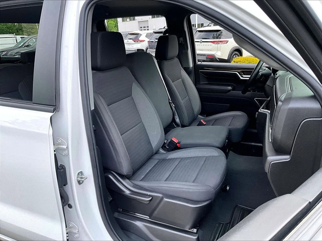 Used 2023 Chevrolet Silverado 1500 LT AWD/4WD image 11