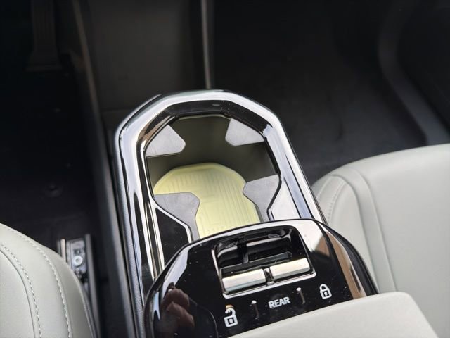 New 2026 Volvo EX30 Cross Country Ultra w/ Protection Package Premier image 18