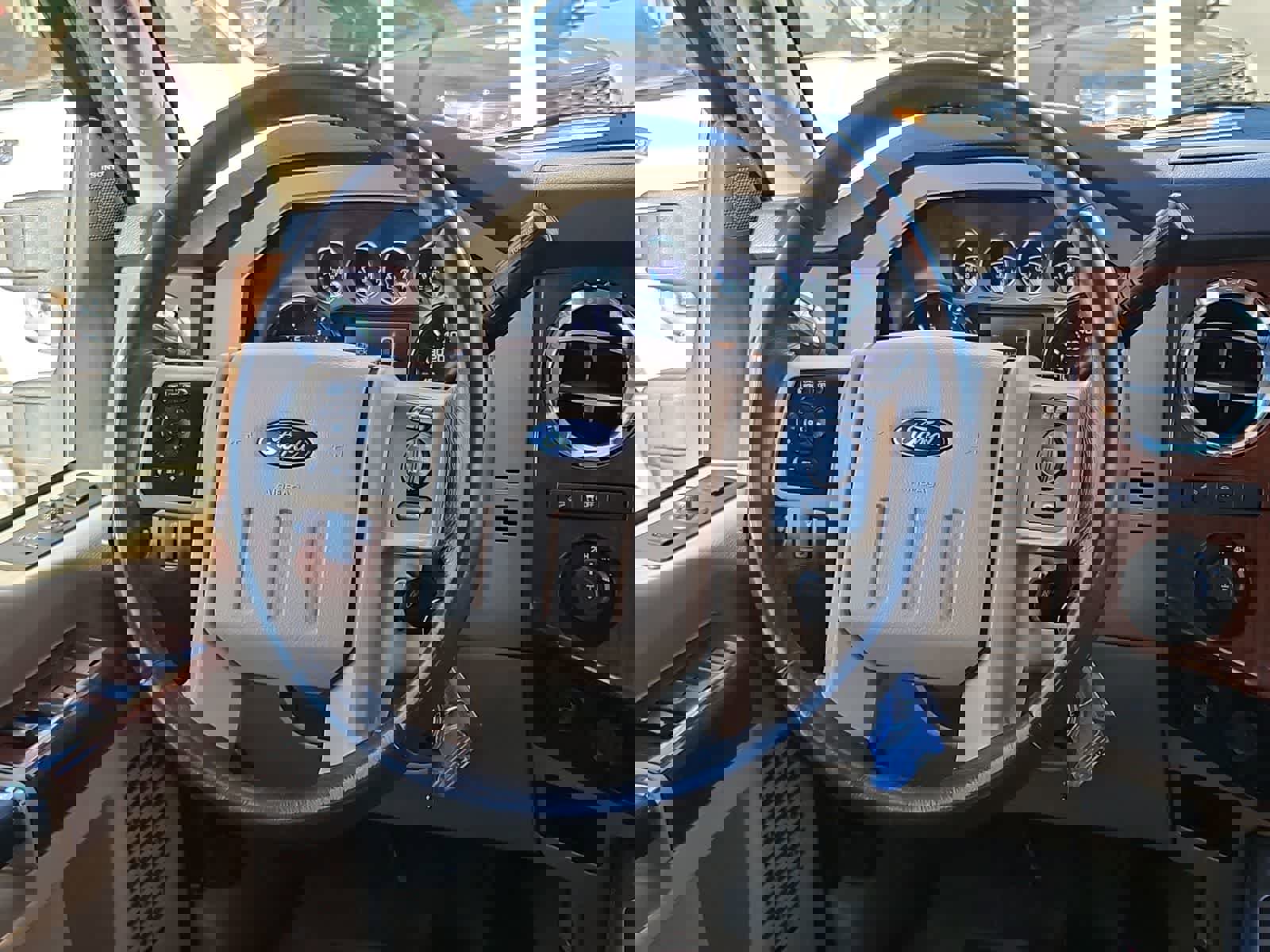 Used 2015 Ford F350 King Ranch image 24