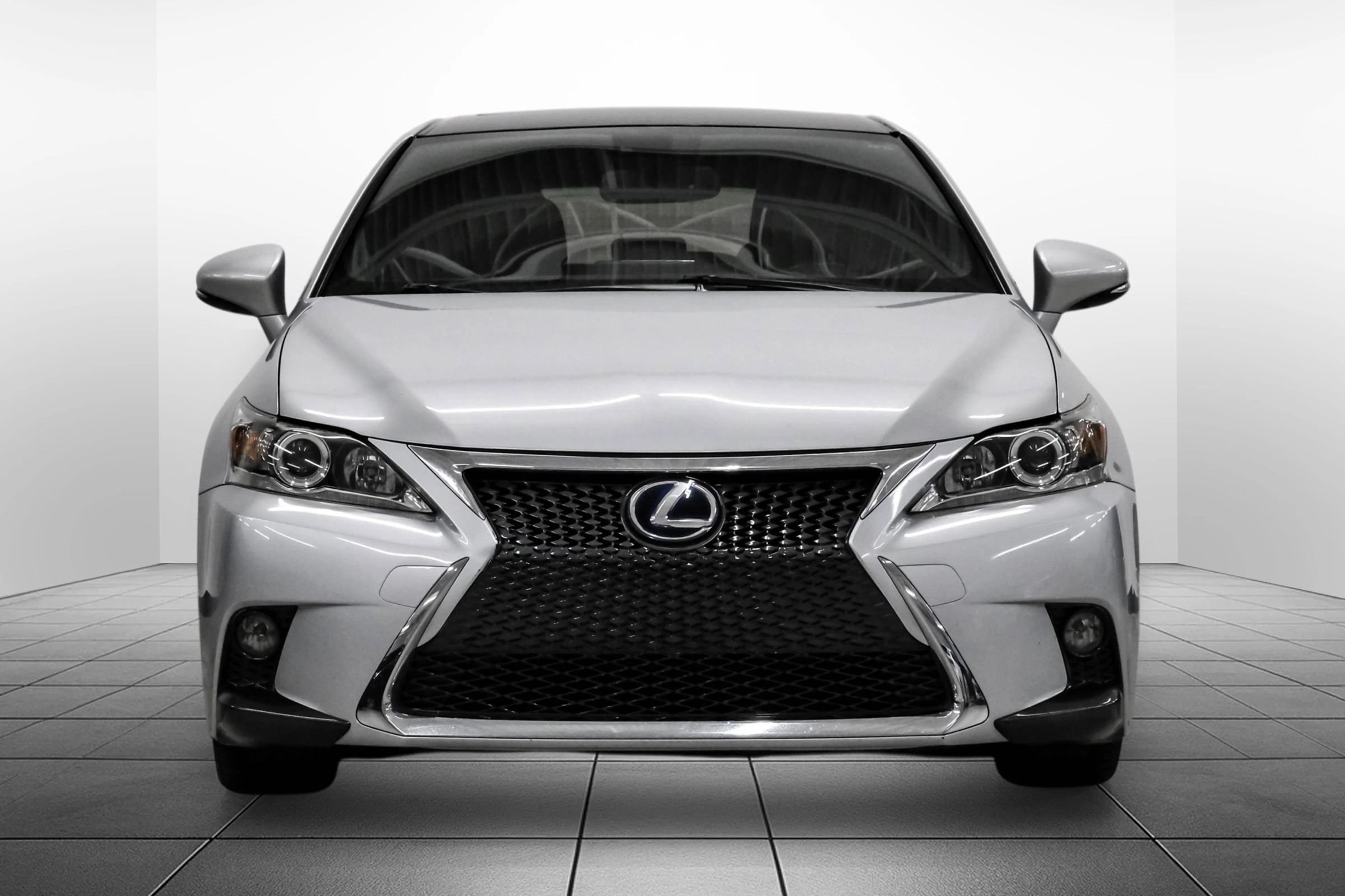 Used 2016 Lexus CT 200h w/ Navigation Package FWD image 6