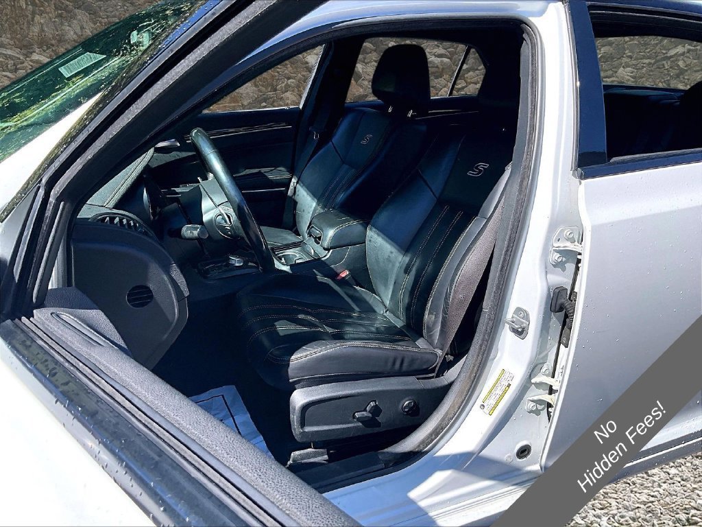 Used 2019 Chrysler 300 S RWD image 21