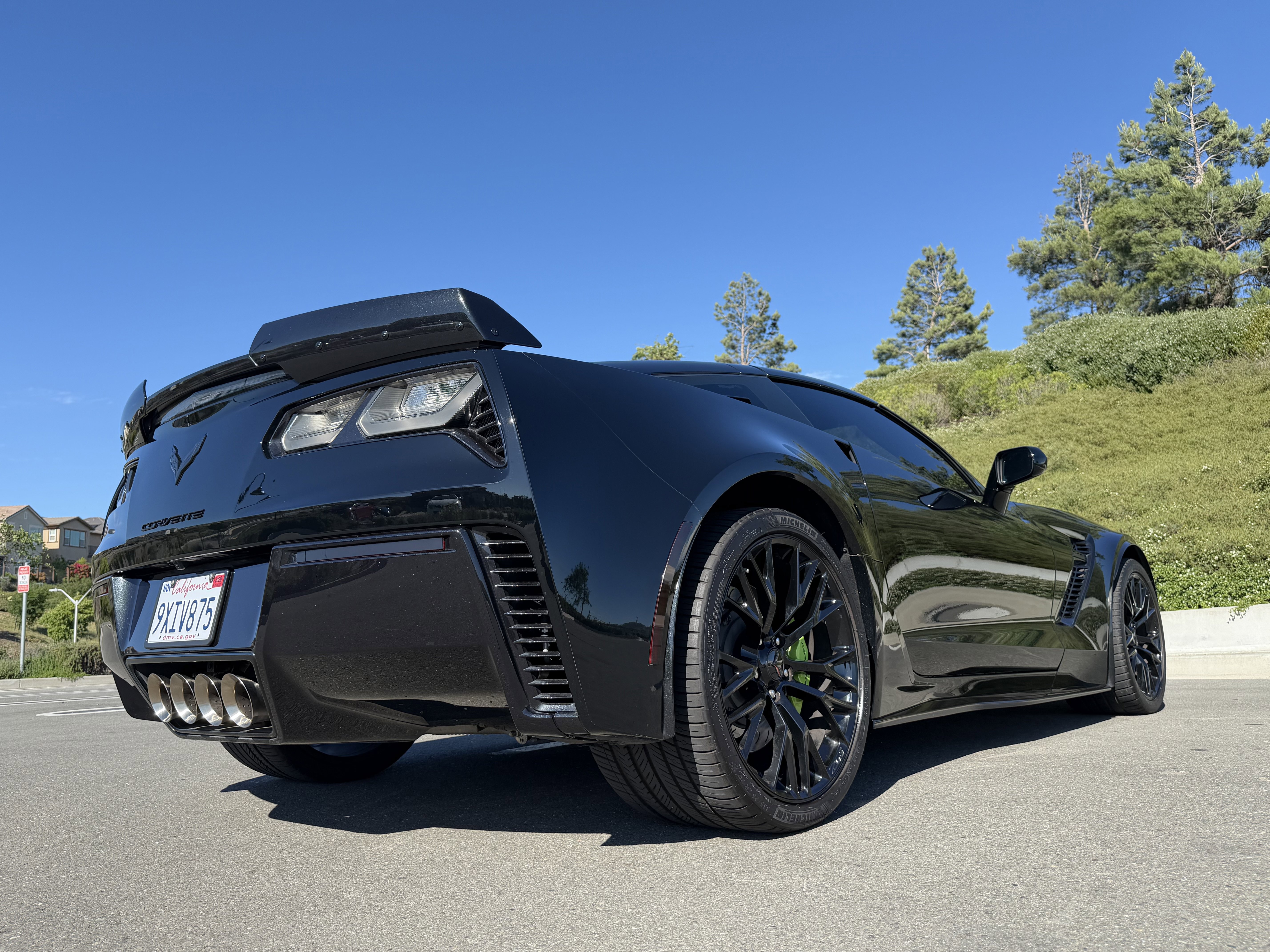 Used 2016 Chevrolet Corvette Z06 w/ 3LZ Preferred Equipment Group image 9