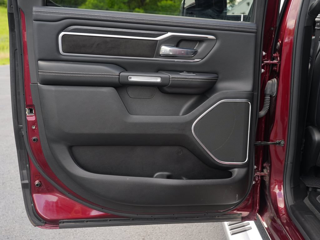 Used 2023 RAM 1500 Laramie AWD/4WD image 19
