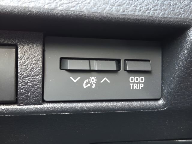 Used 2025 Toyota Sienna Limited image 27