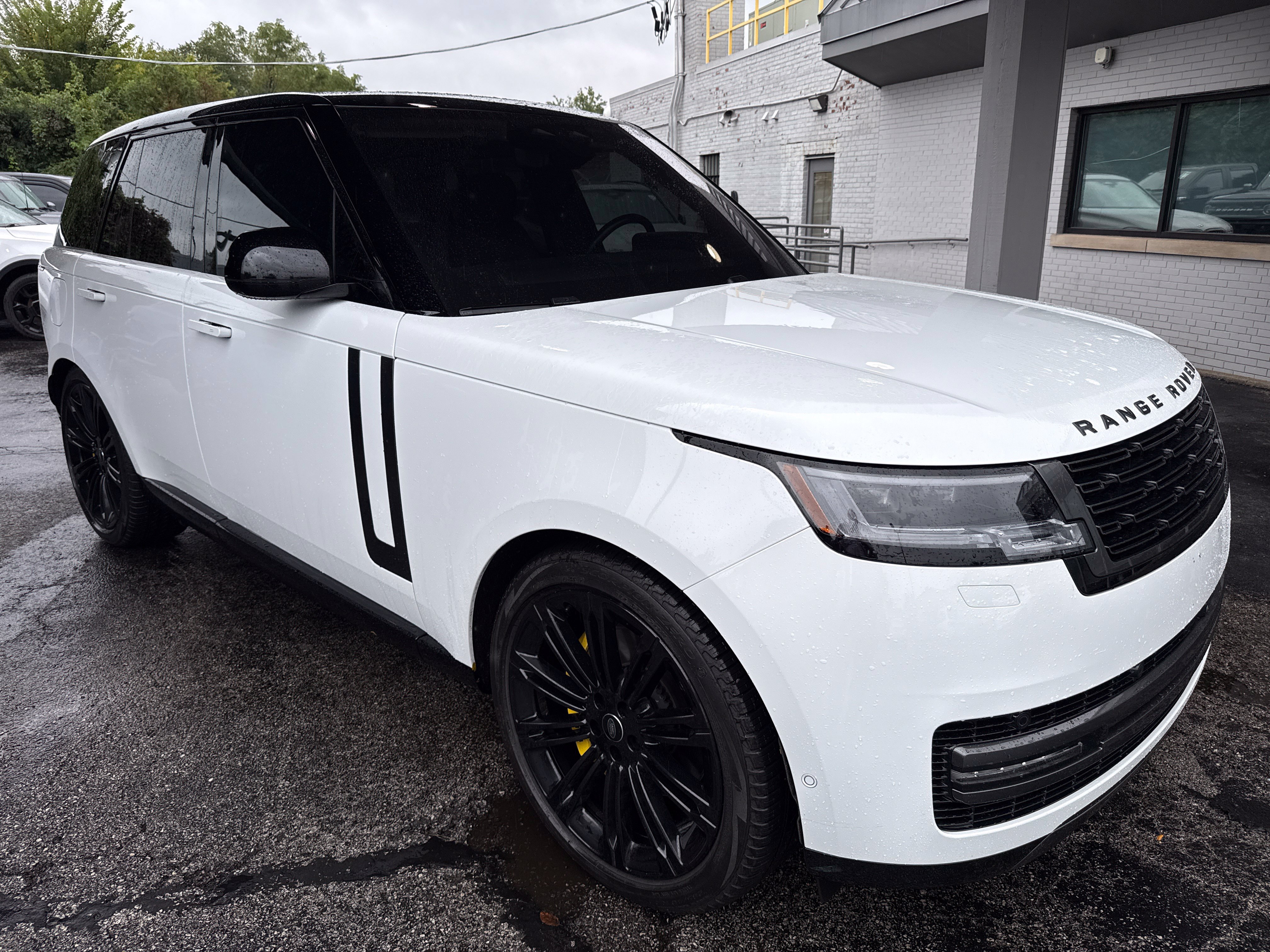 Used 2022 Land Rover Range Rover SE AWD/4WD image 6