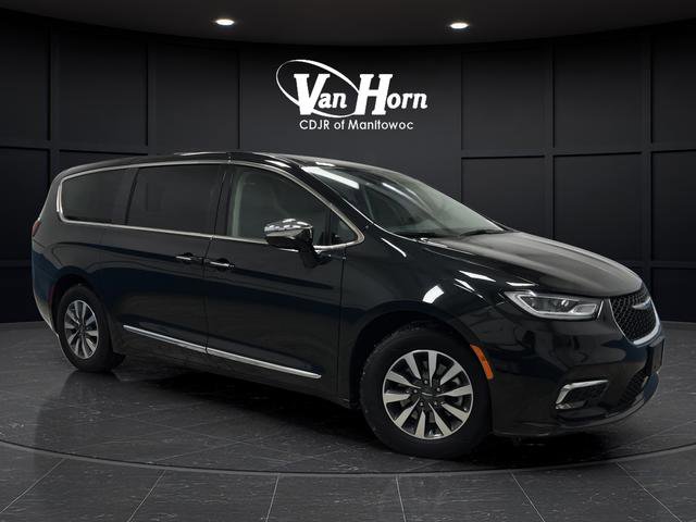 Used 2023 Chrysler Pacifica Limited image 41