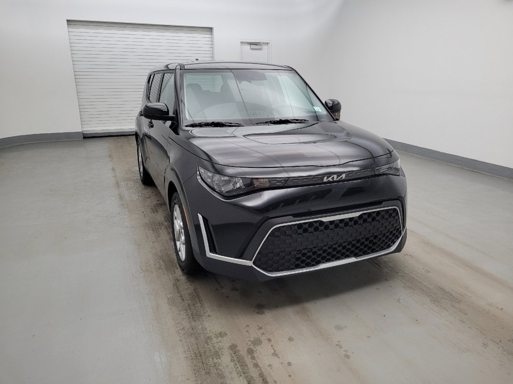 Used 2025 Kia Soul LX w/ LX Technology Package FWD image 14