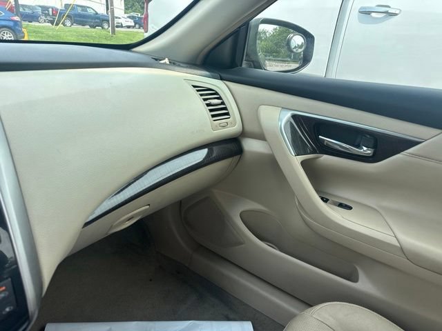 Used 2013 Nissan Altima 3.5 SL FWD image 24