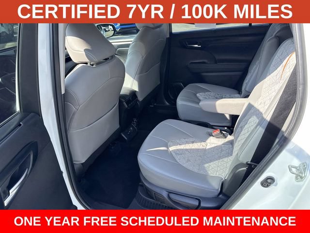 Used 2023 Toyota Highlander Bronze Edition FWD image 17