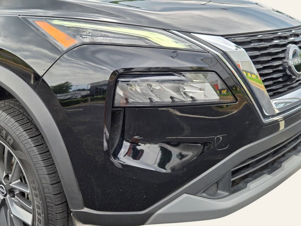 Used 2023 Nissan Rogue S FWD image 2