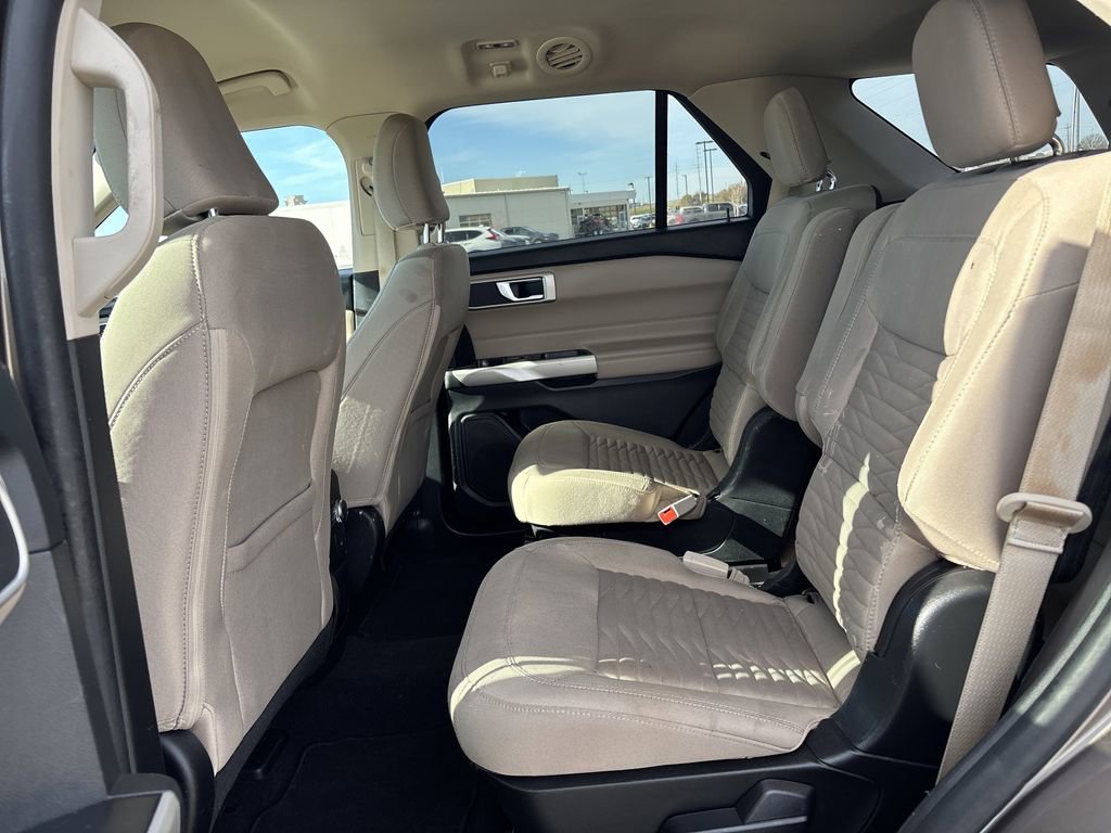 Used 2021 Ford Explorer XLT image 13