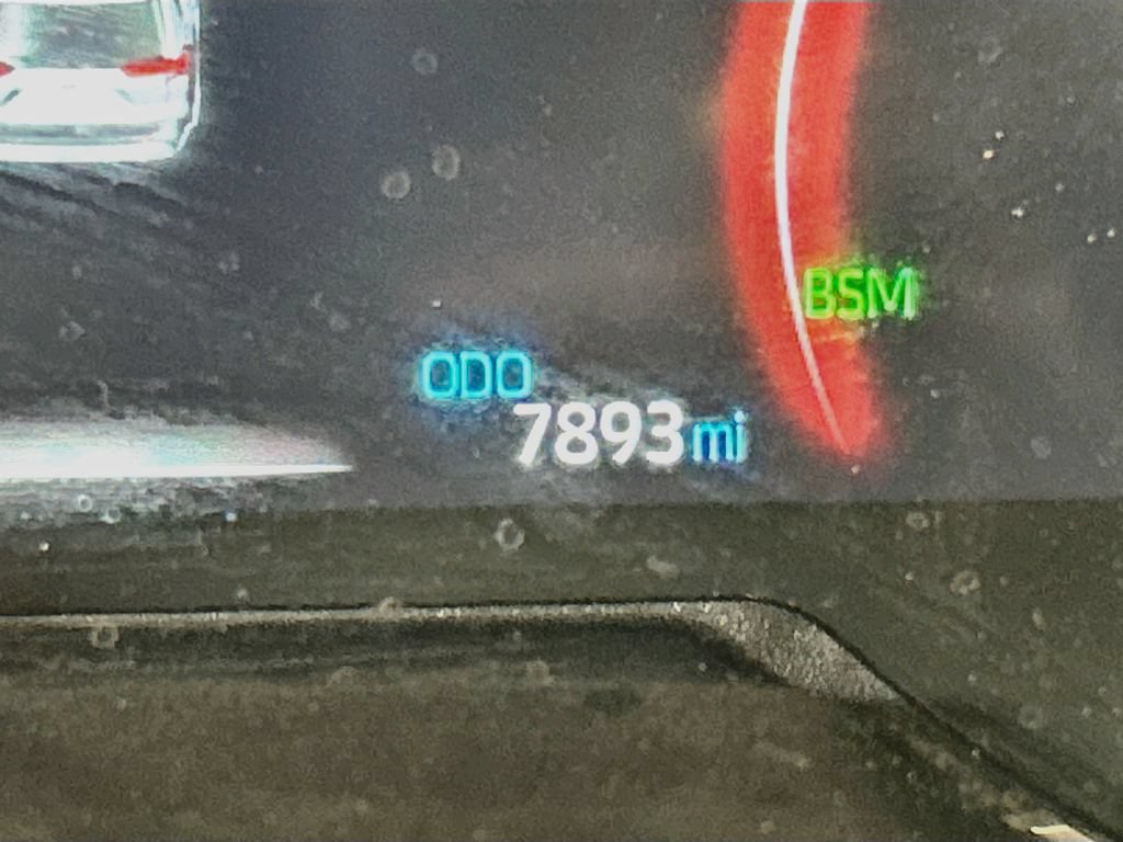 Used 2025 Toyota RAV4 XLE FWD image 11
