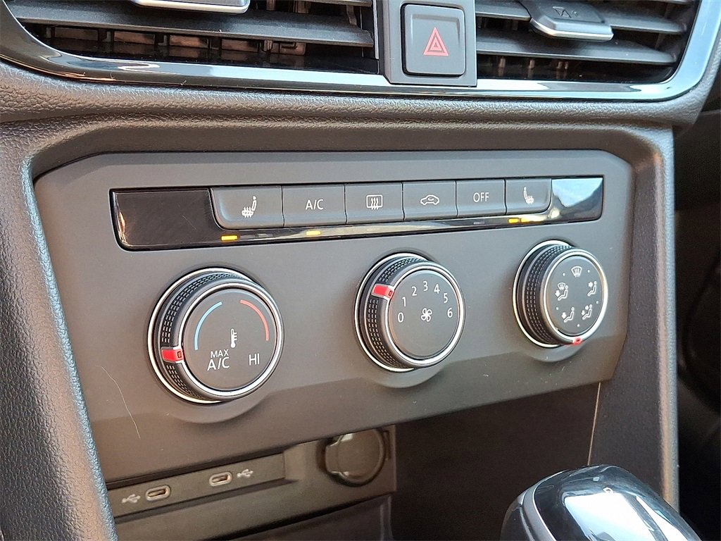 Used 2022 Volkswagen Taos SE image 18