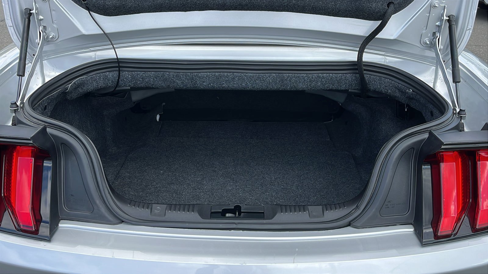 Used 2019 Ford Mustang GT Premium image 21
