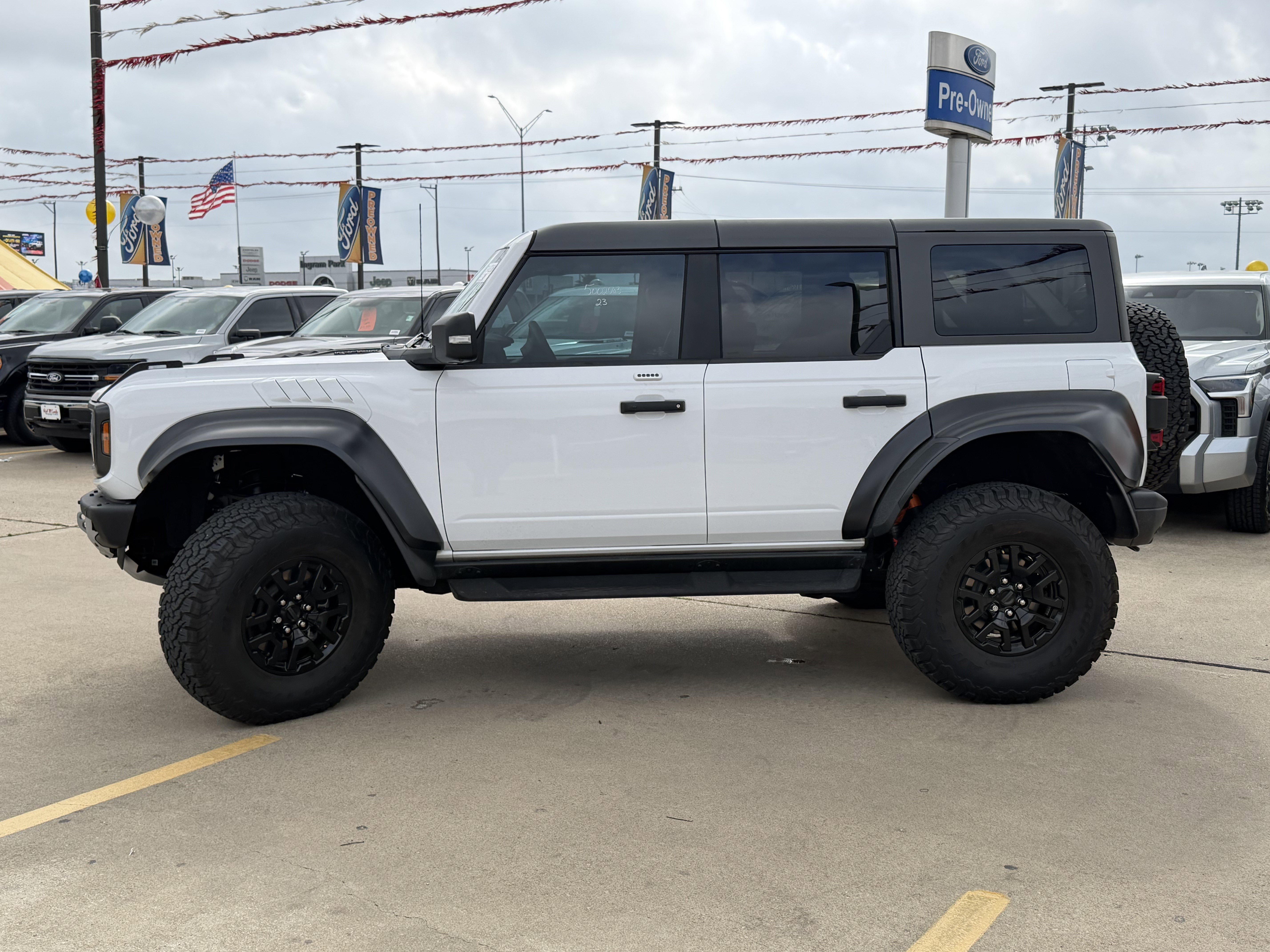 Used 2023 Ford Bronco Raptor AWD/4WD image 9