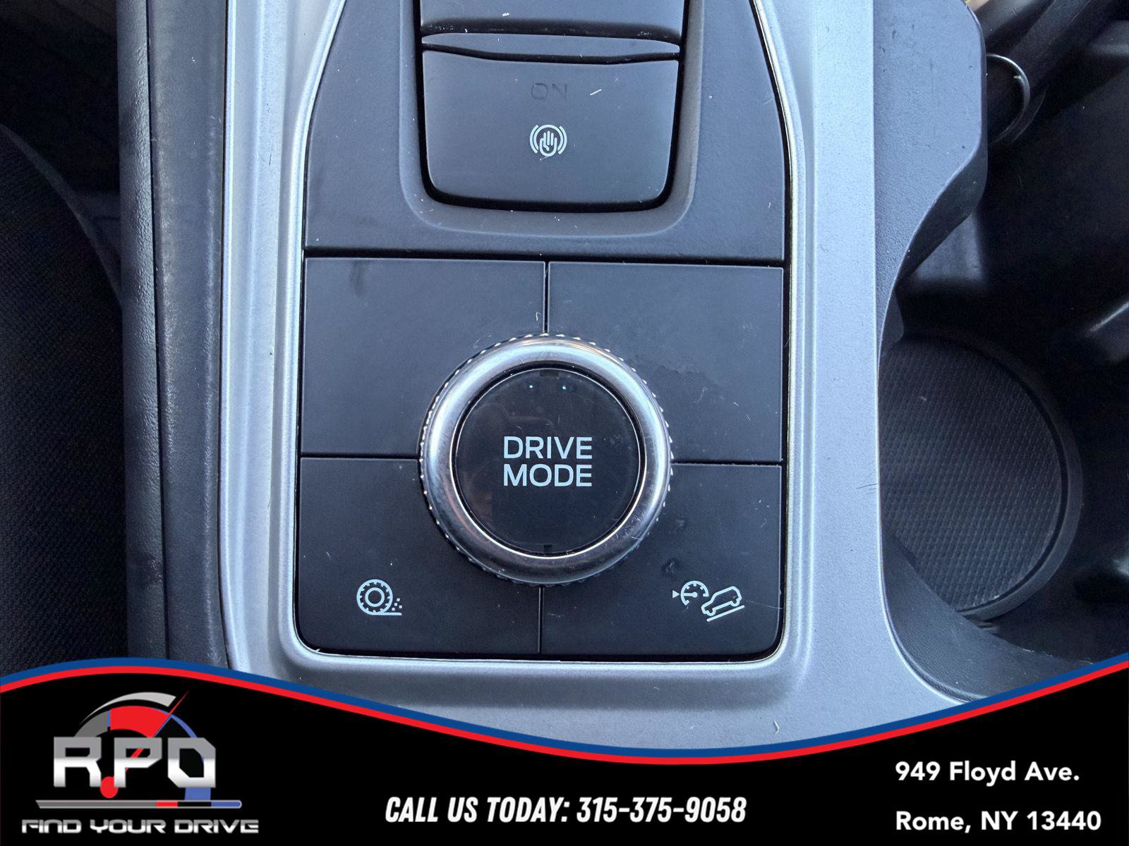 Used 2022 Ford Explorer XLT AWD/4WD image 25