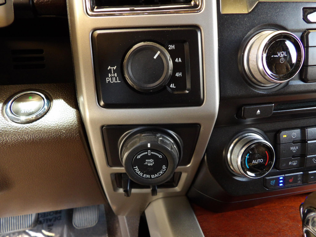 Used 2017 Ford F150 King Ranch w/ Equipment Group 601A Luxury image 32