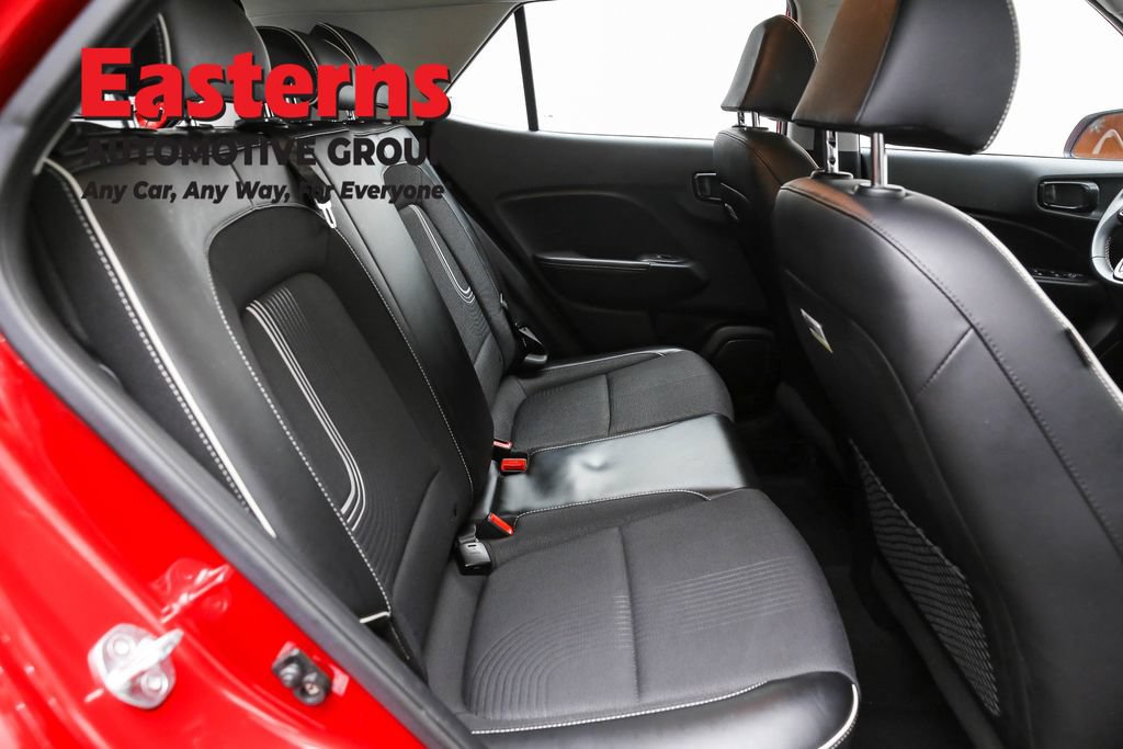 Used 2023 Hyundai Venue Limited FWD image 25