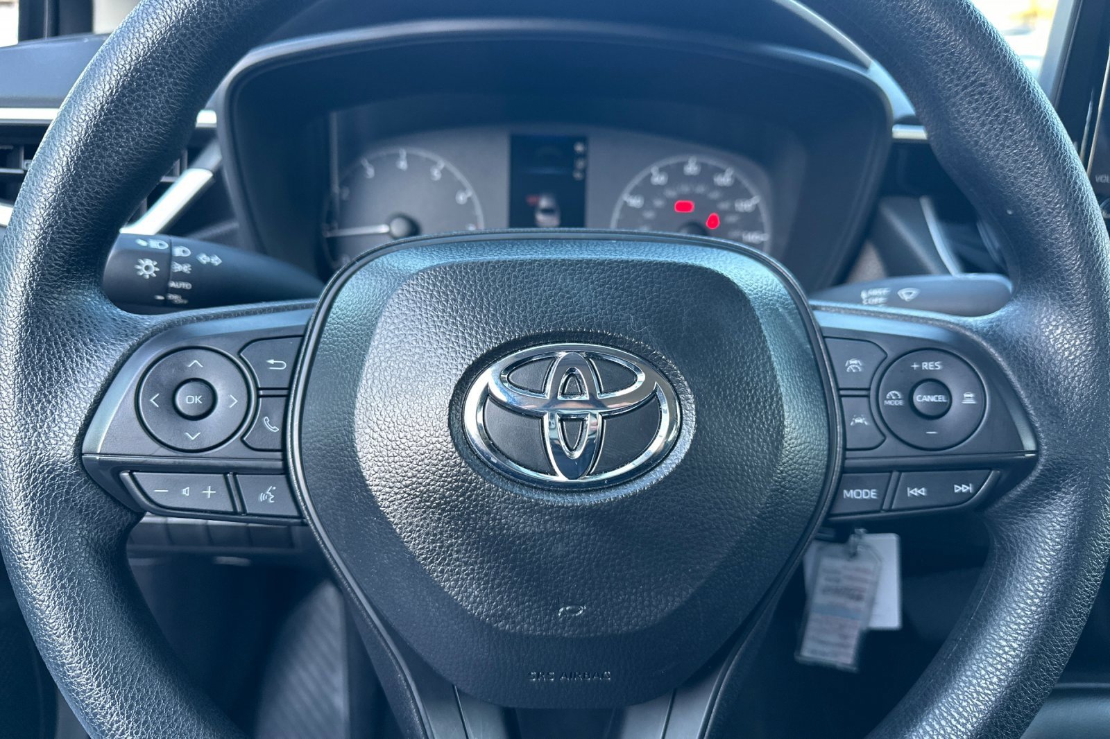 Used 2025 Toyota Corolla LE image 33