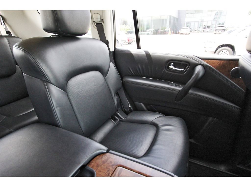 Used 2024 Nissan Armada SL w/ Captain's Chairs Package AWD/4WD image 10
