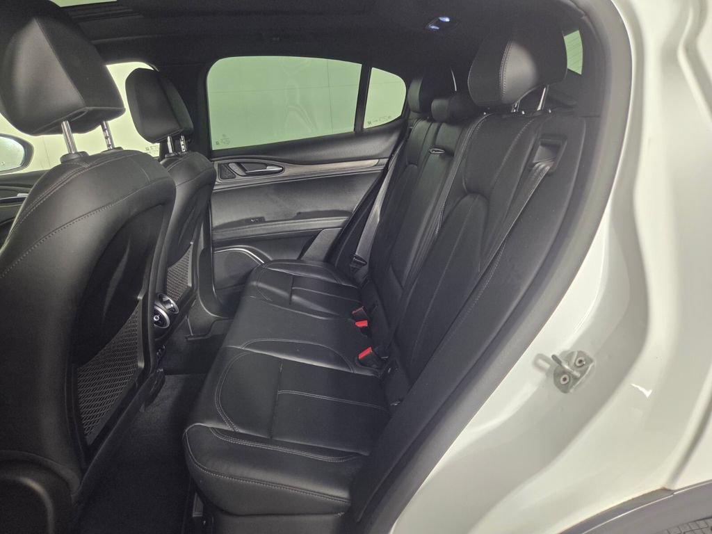 Used 2023 Alfa Romeo Stelvio Ti AWD/4WD image 24