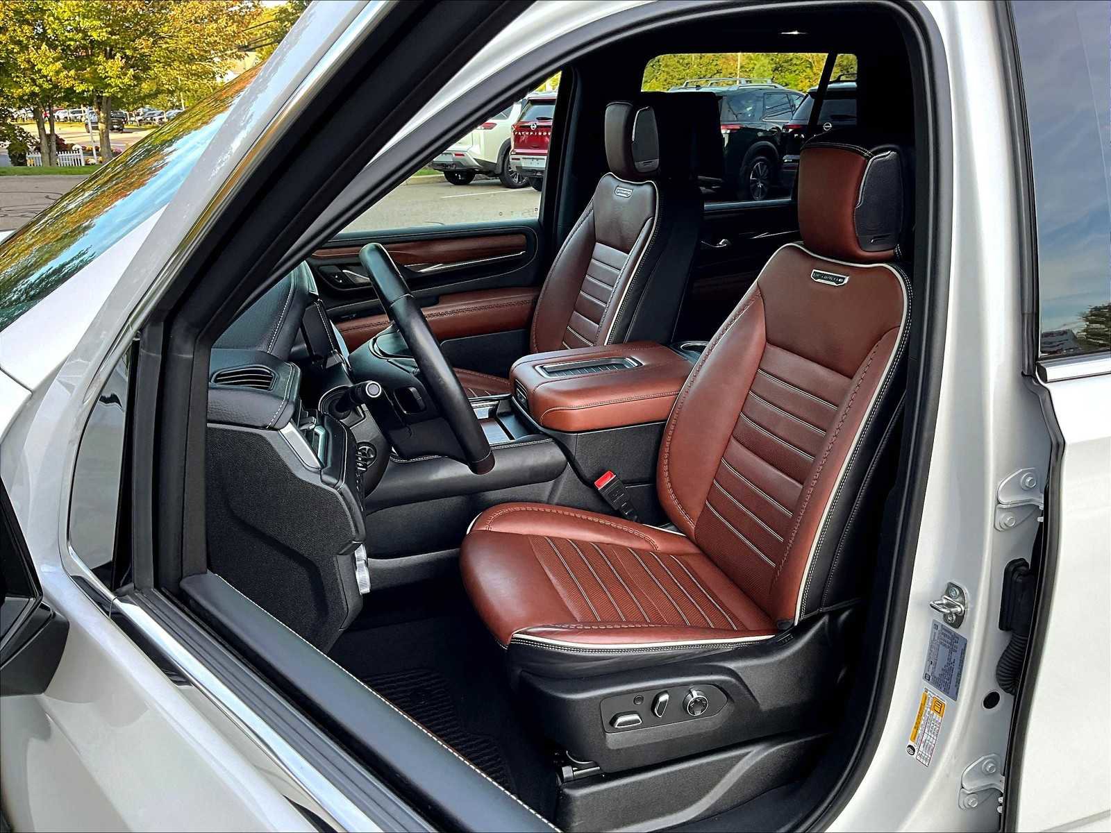 Used 2024 GMC Yukon Denali Ultimate image 10