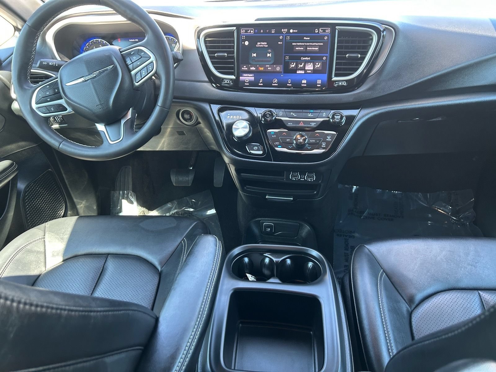 Used 2025 Chrysler Pacifica Select FWD image 16