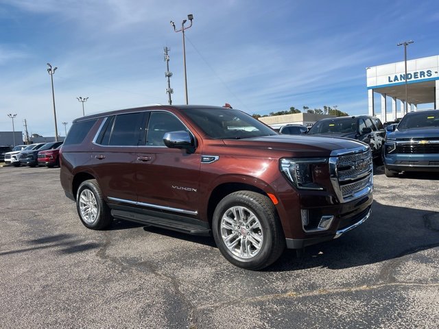 Used 2023 GMC Yukon SLT image 1