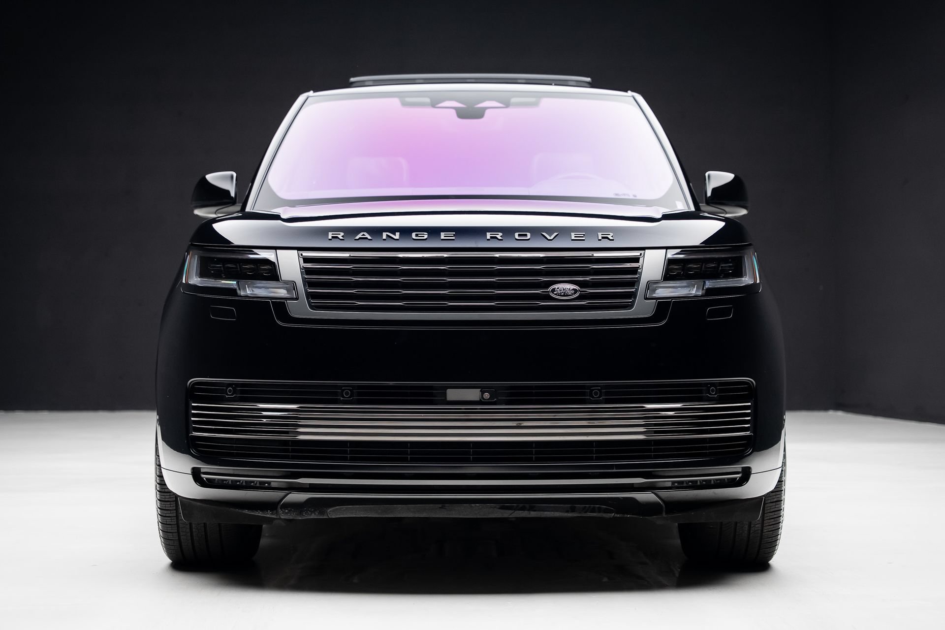 Used 2023 Land Rover Range Rover SV AWD/4WD image 8