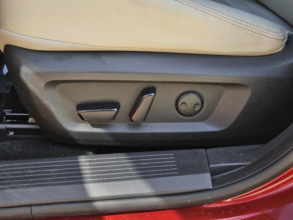 Used 2023 Nissan Rogue SL image 11