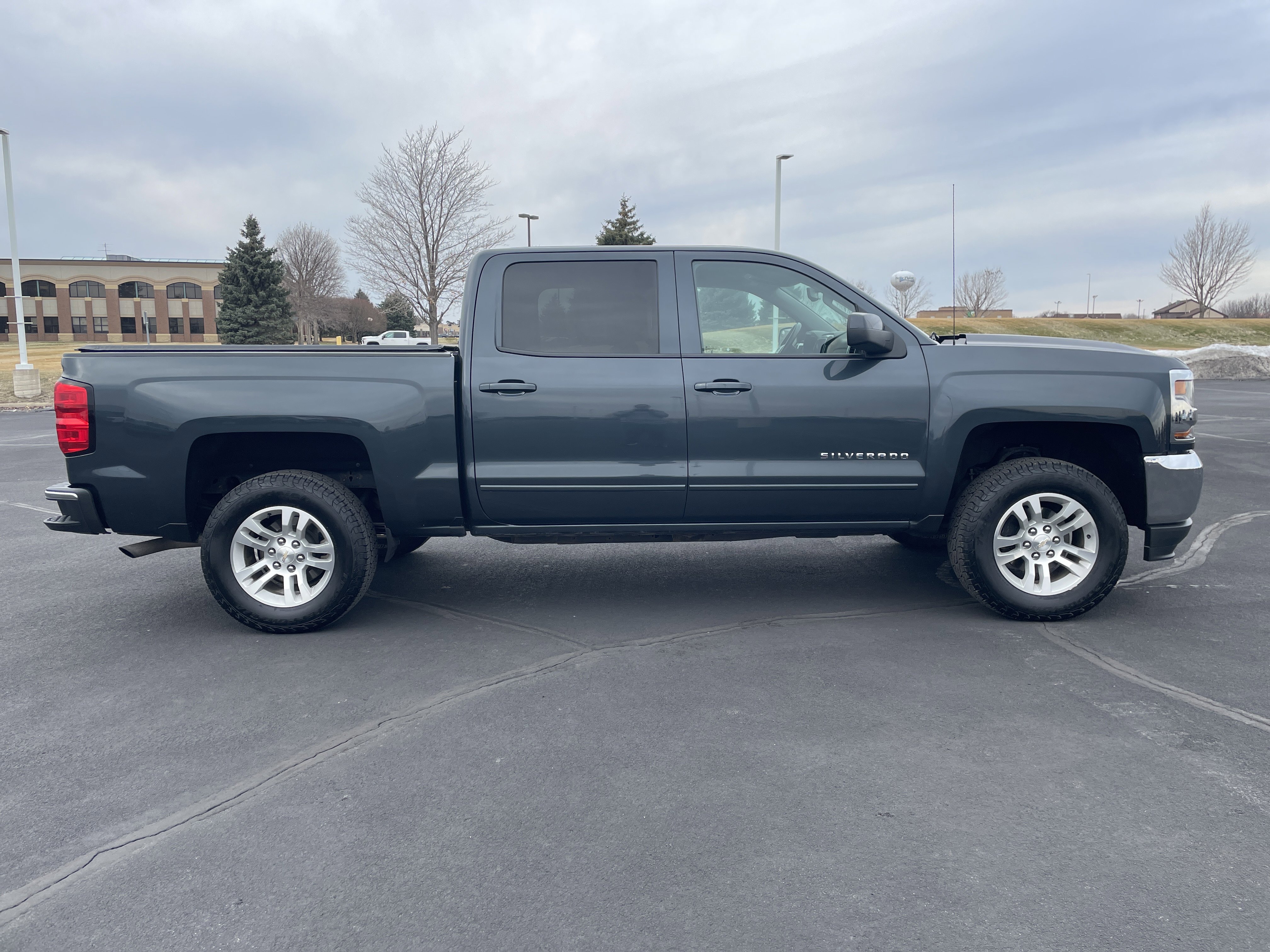 Used 2018 Chevrolet Silverado 1500 LT w/ All Star Edition image 6