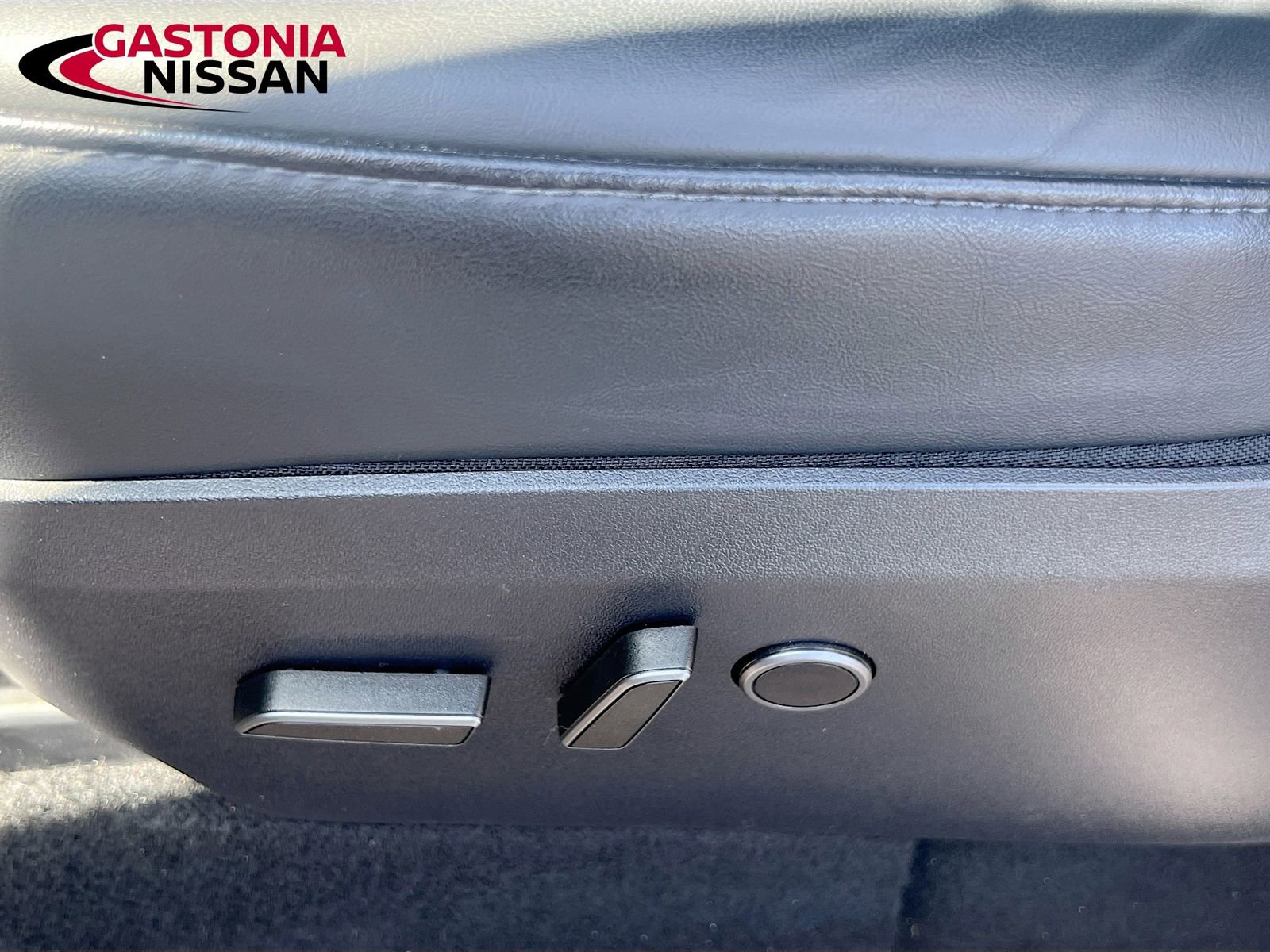 Used 2025 Tesla Model Y Long Range image 26