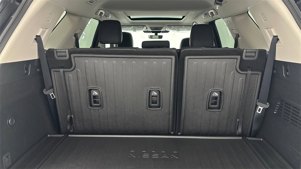 New 2025 Nissan Pathfinder Platinum w/ Cargo Package image 13