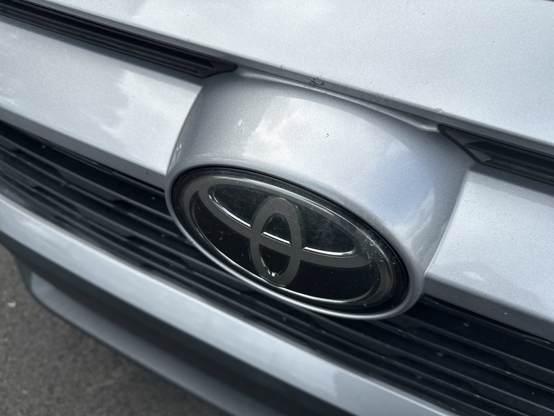 Used 2019 Toyota RAV4 LE FWD image 25