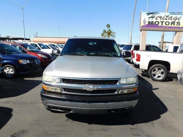 Used 2004 Chevrolet Suburban 2500 LS w/ Preferred Equipment Group image 2