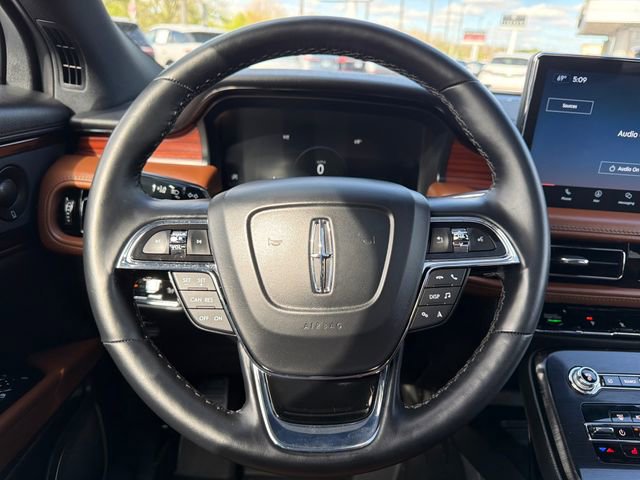 Used 2023 Lincoln Nautilus Reserve w/ Luxury Package AWD/4WD image 16