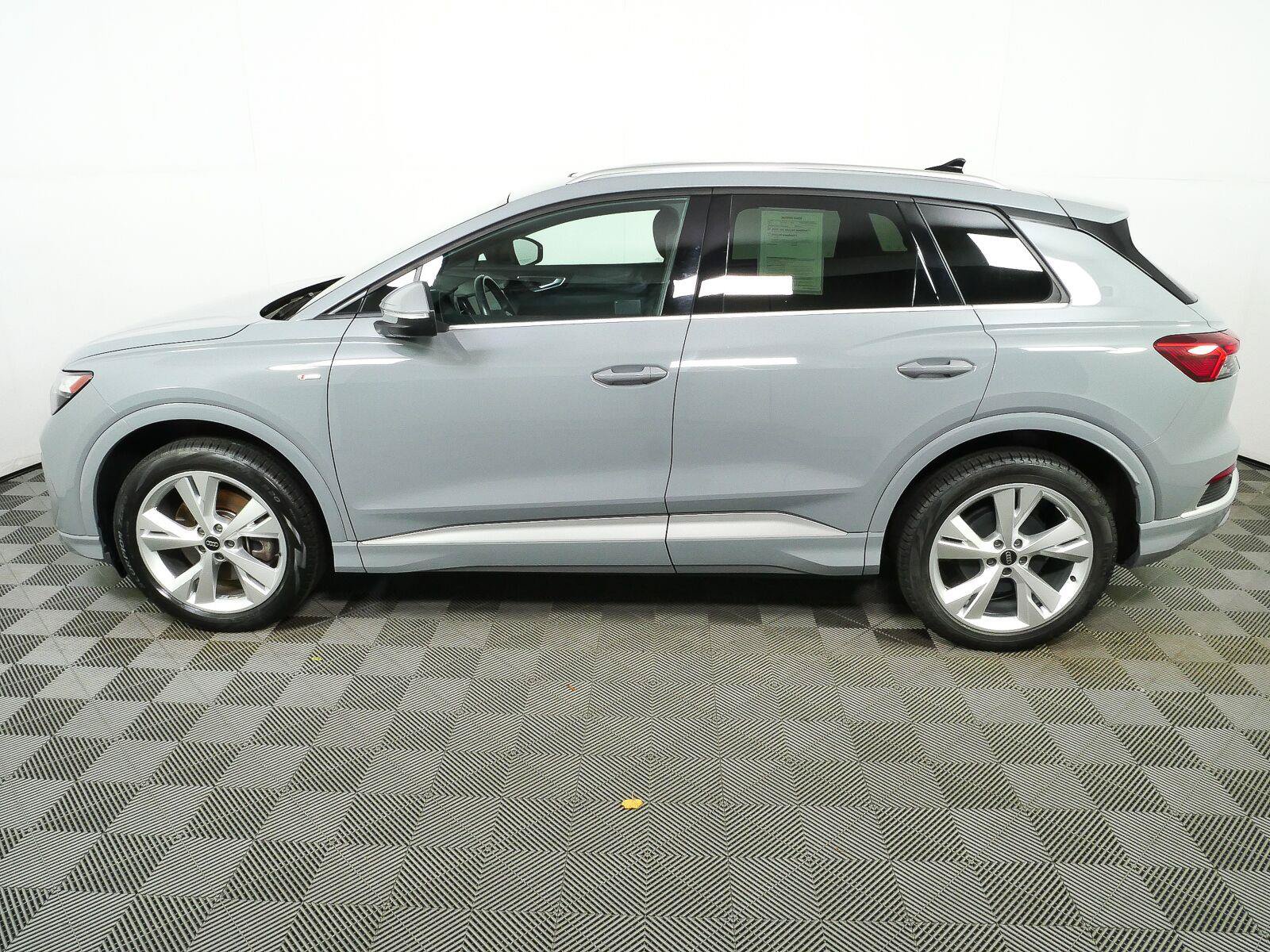 Used 2023 Audi Q4 e-tron Premium w/ Convenience Package AWD/4WD image 25