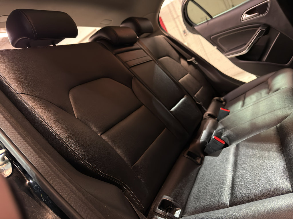 Used 2015 Mercedes-Benz GLA 250 4MATIC image 26