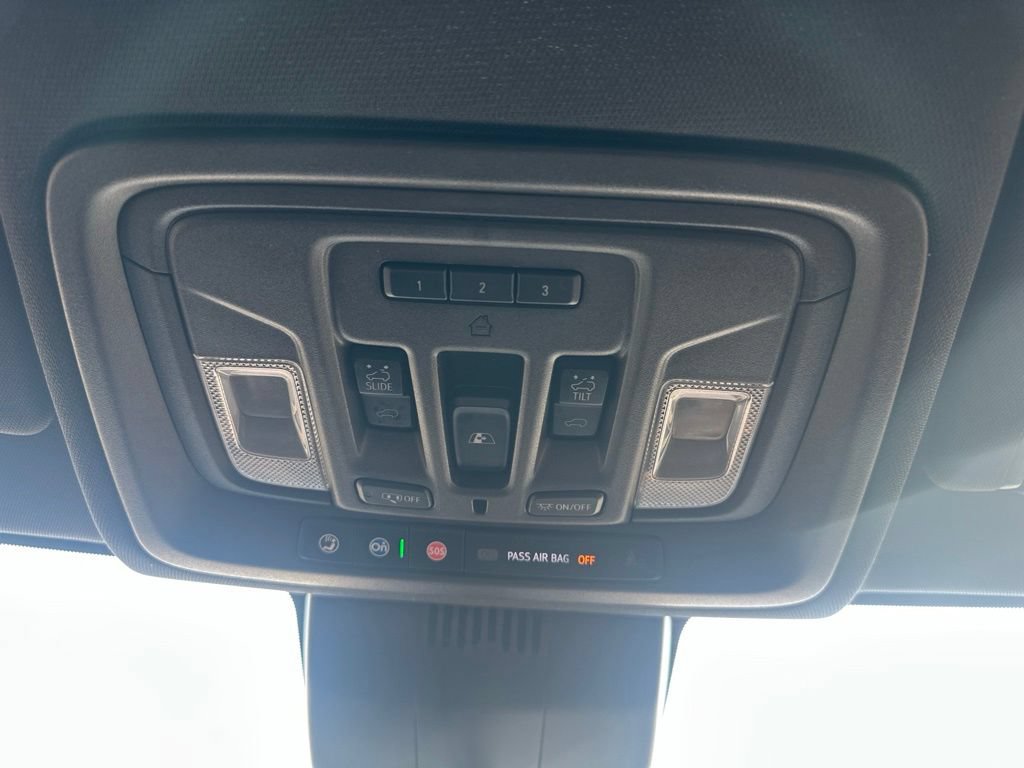 Certified 2023 GMC Sierra 1500 AT4 w/ Technology Package AWD/4WD image 8